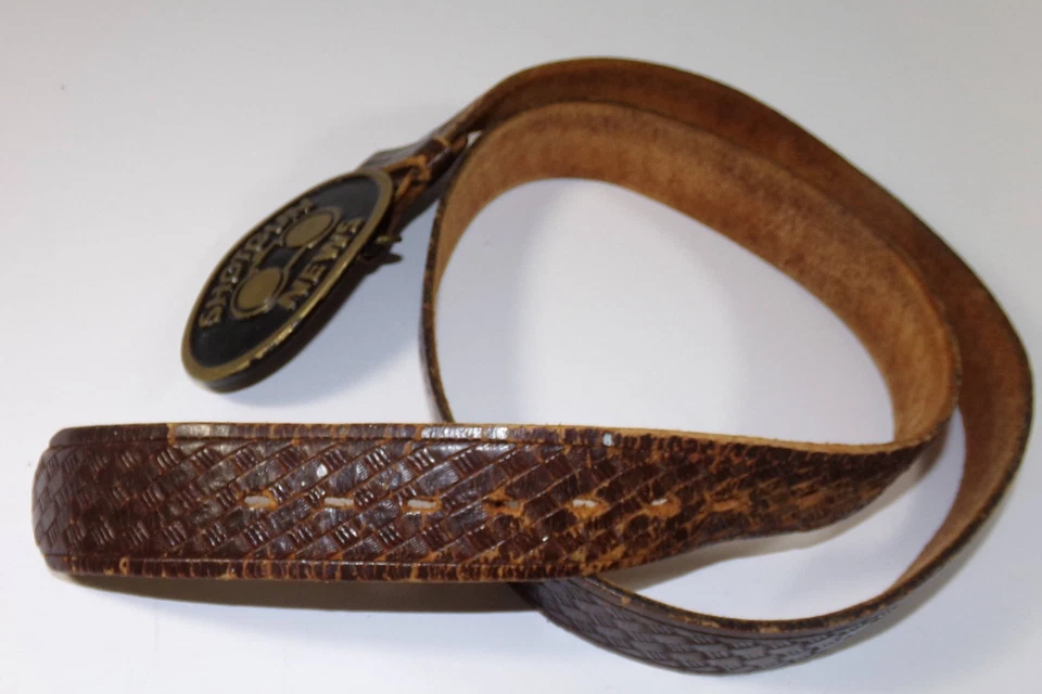 Cinturón para hombre Shotgun News 40" Provo Utah cuero marrón hebilla de latón macizo vintage Foto 3 de 3