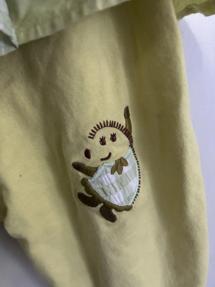 Mameluco bebé vintage con diseños bordados talla 9 meses Foto 3 de 4