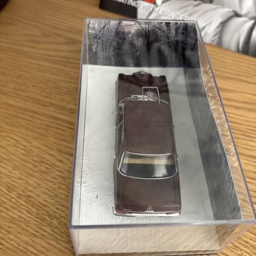 The James Bond Car Collection No 122 Mercedes-Benz 200 D With Magazine - Picture 8 of 14