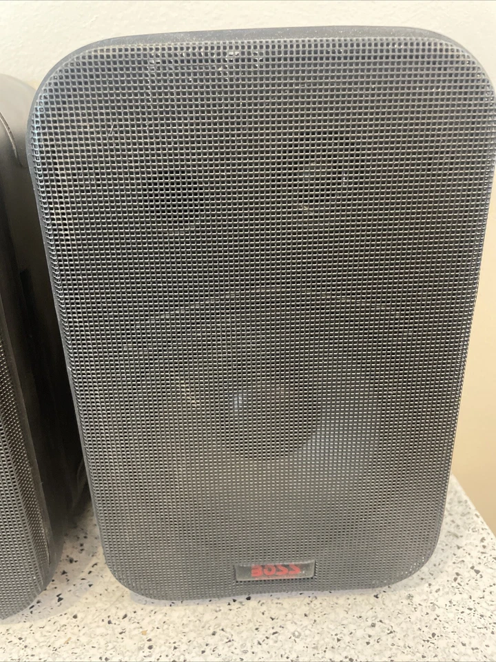 Two Boss Audio 2 Way Monitor Style Box Speakers AVA-6375 - Image 4 of 4