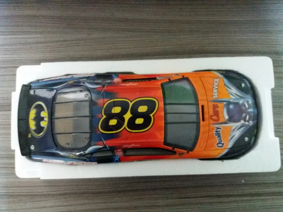 1/24 NASCAR modellino metallo Dale Jarrett #88 Batman 1998 - Immagine 3 di 4