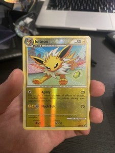 Jolteon 28/90 Undaunted Reverse Holo