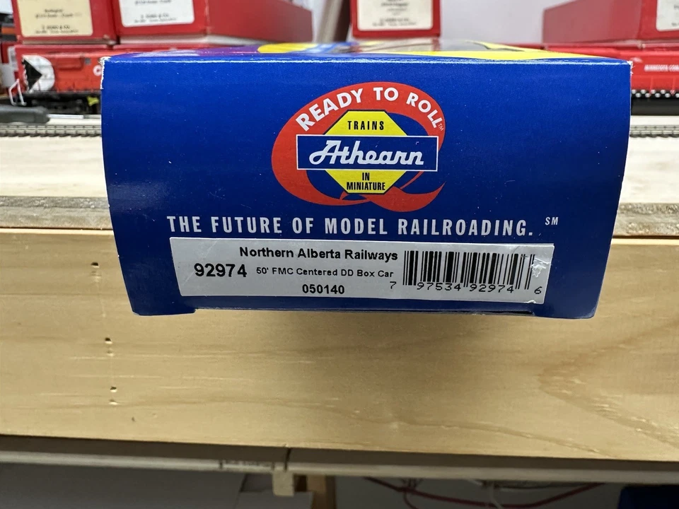 Athearn RTR Northern Alberta Railways 50’ FMC Centered DD Boxcar #050140 NOS - Image 2 of 2