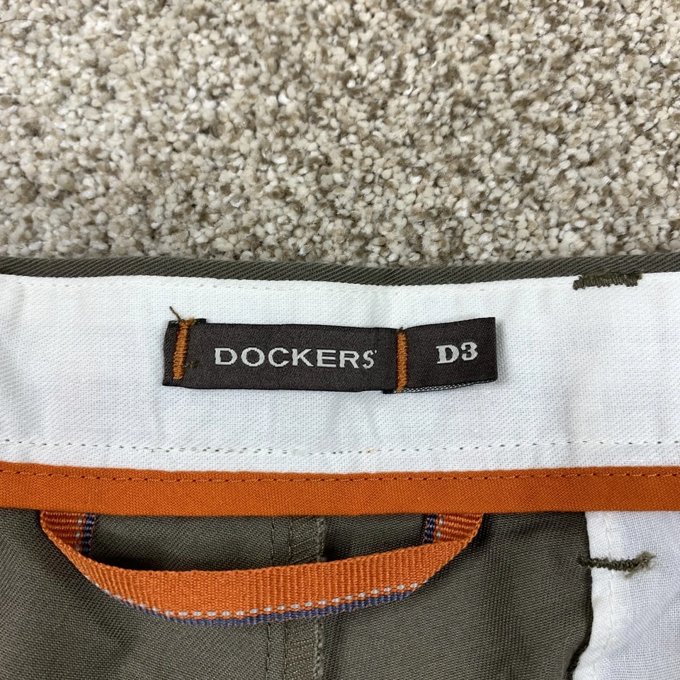 Pantalones chinos Dockers D3 para hombre 36x32 verde pierna recta mezcla de algodón Foto 3 de 4