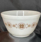 Vintage PYREX “Town & Country” 1-1/2 Qt Mixing Bowl #401