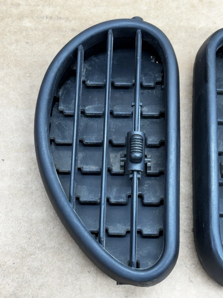 Внутренние вентиляционные отверстия для центральной приборной панели слева справа для Ford Econoline E-150 E250 E350 1998-2007 годов выпуска - Изображение 2 из 4