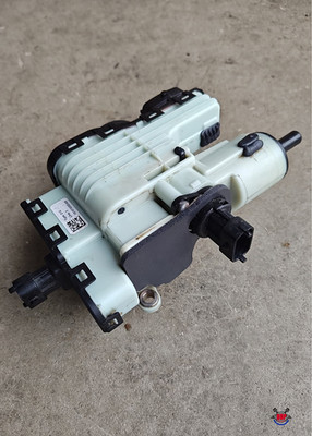 GM Silverado Sierra 2011-16 DEF Diesel Exhaust Fluid Pump 6.6L Duramax 49k Miles