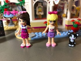 Lego Friends Heartlake Cupcake Cafe #41119 100% Complete
