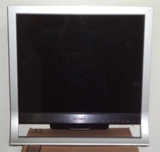 SONY SDM-HS75P TFT LCD 17" PC MONITOR 1280x1024 & DVI to HDMI CABLE RETRO GAMING