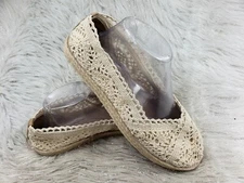 TIME AND TRU Casual White Slip On Flats Shoes Size 9