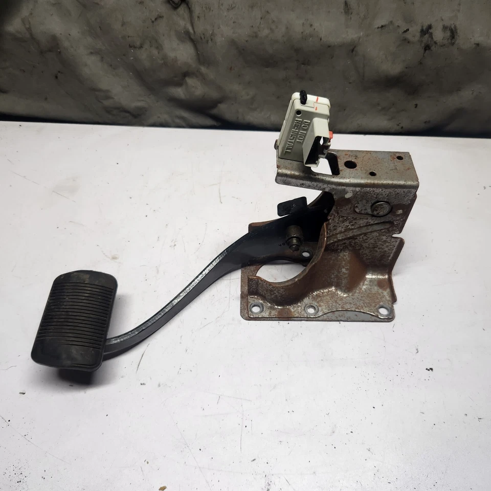 Conjunto de pedal de freno Jeep Compass 07-17 OEM  Foto 2 de 4