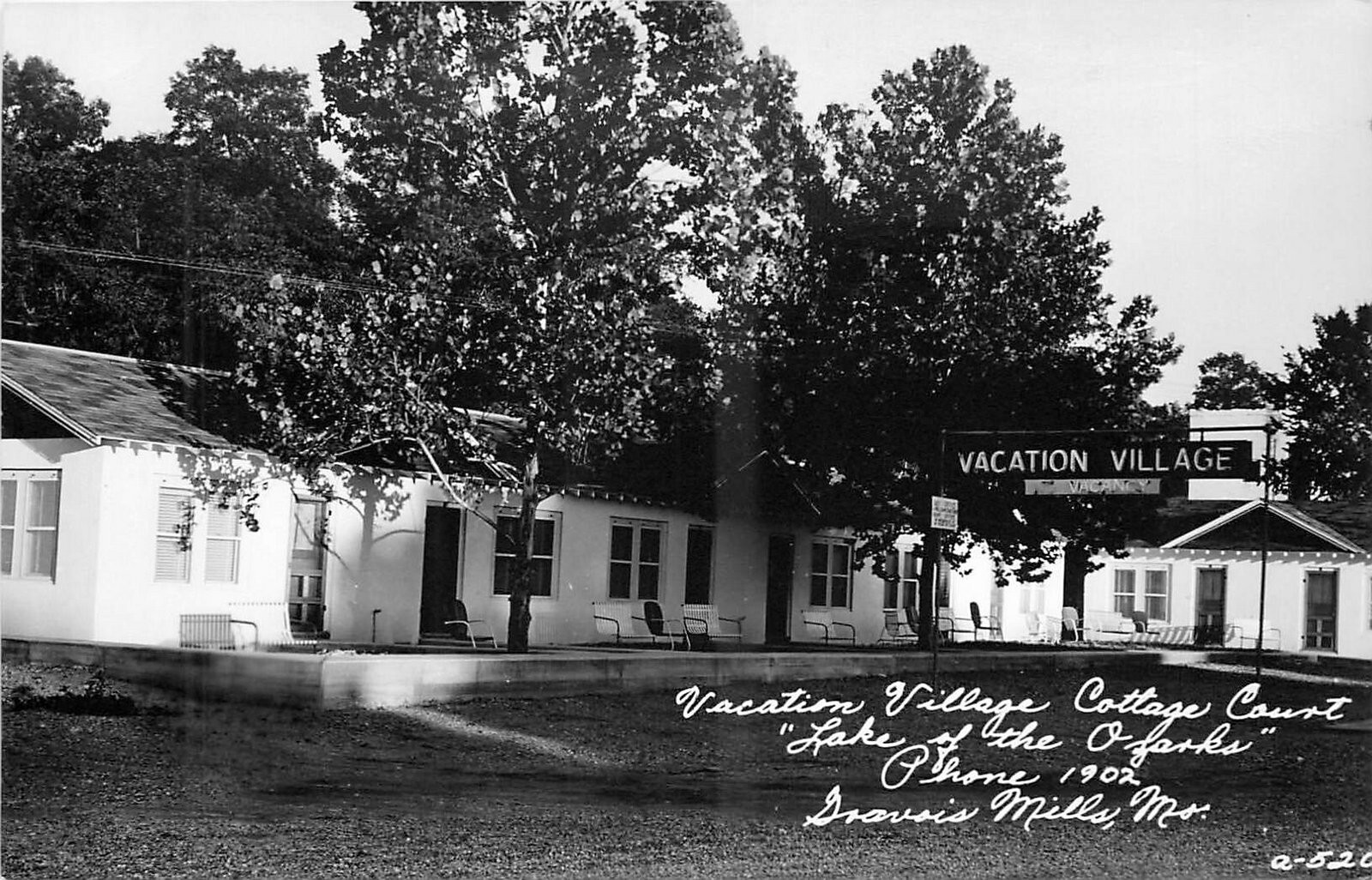 1940s Gravois Mills Missouri Morgan Vacation Village Postcard RPPC 25-1250