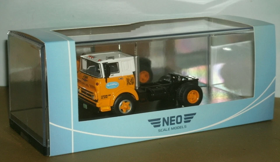 1/64 Scale 1964 Chevy Tilt Cab Tractor Unit Truck 3.5" Resin Model Neo NEO64081 - Image 2 of 4