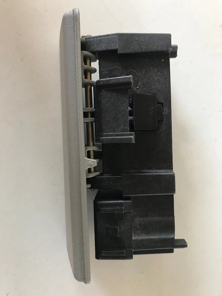 Dodge Nitro Guantera Manija Pestillo Guantera Pestillo Gris Claro 07 08 09 10 ✅ Foto 2 de 3