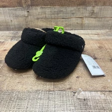 Crocs Classic Cozzzy Slipper Kids Black Clogs Fuzzy Size J3 NEW!