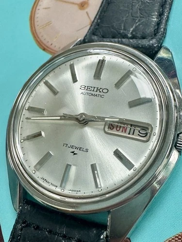 Vintage Seiko Automatic 7006-8007 17j Day Date Mens Watch Sunburst JAPAN