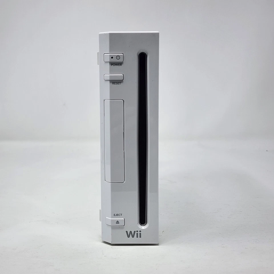 White Nintendo Wii + OEM Wii-Mote & Nunchuck w/ 2 Games - Tested - Image 4 of 4