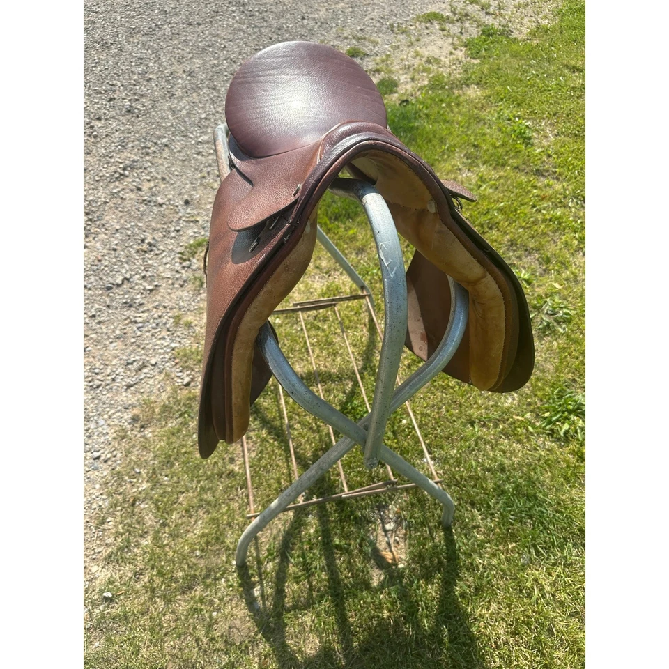 Stubben Tristan Dressage Saddle 17.5” - Image 3 of 4