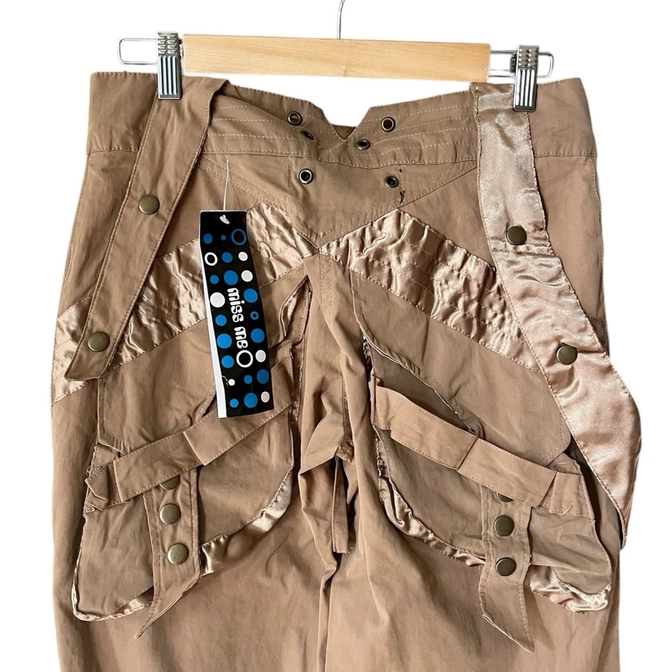 Pantalones De Colección Miss Me Deadstock Talla M Tiro Bajo Bronceado Carga Satén Rave Y2K Foto 3 de 4