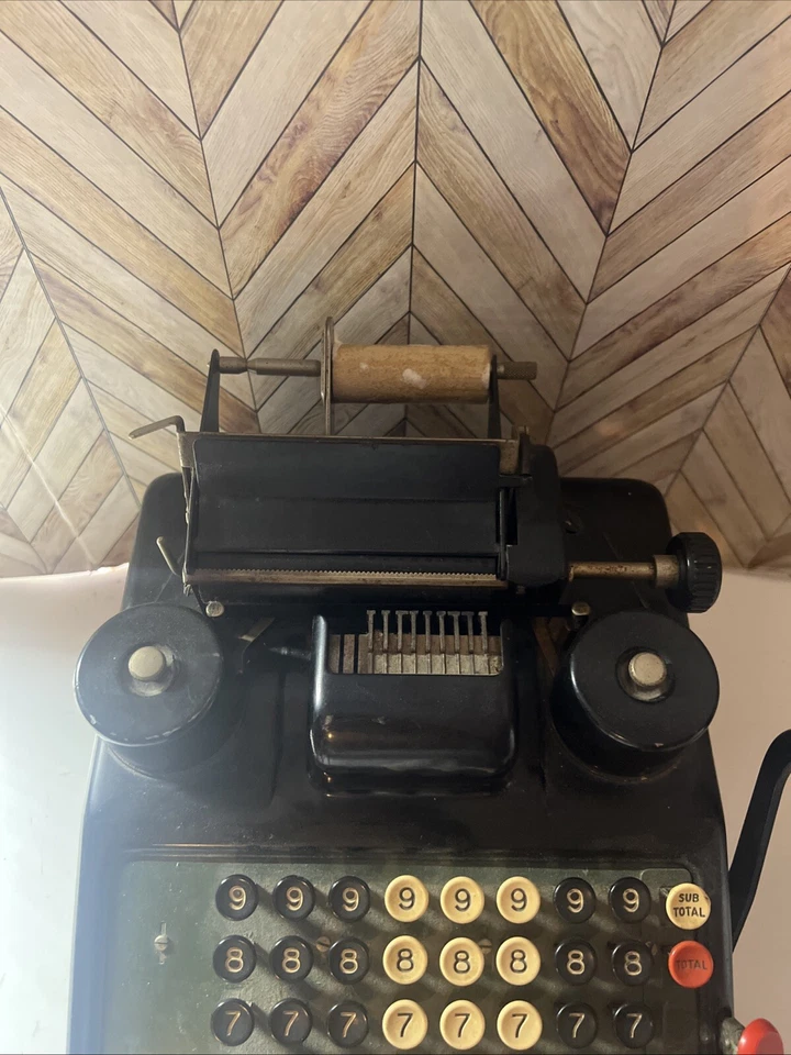 Antique 1920s Burroughs Portable Adding Machine Calculator Tape Register. - Image 2 of 4