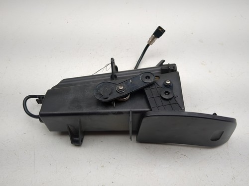 17-24 Harley FLHTCUTG Tri Glide Ultra Front Right Media Compartment 76000117