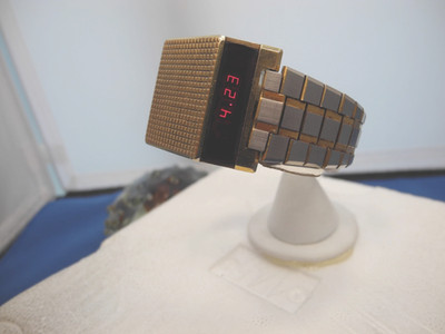 Vtg Bulova Computron Men LED Gold Tone Quartz Digital 31mm Watch''N6'' Works!
