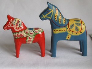 Vintage DALA HORSE 2 Horses Red Blue WOOD Painted Sweden Swedish FOLK ART Toy