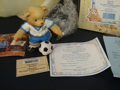 1997 Cherished Teddies 302678 Whitney We Make Winning Team Soccer Bear Figur