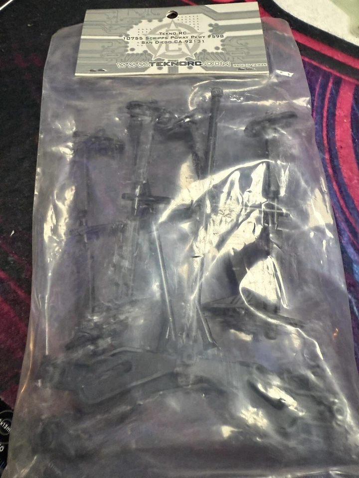 Tekno RC Body Mount Set Front / Rear SCT410 TKR5791 - Image 2 of 2