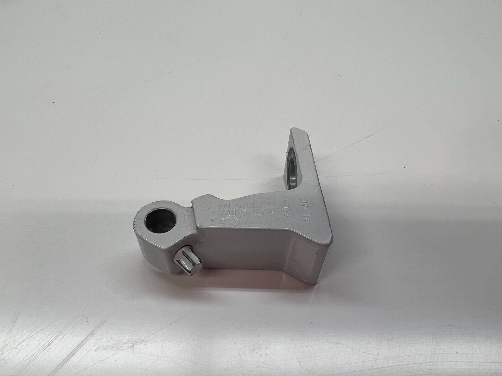 LAMBORGHINI HURACAN PASSENGER RIGHT RH UPPER DOOR HINGE BRACKET OEM 4G0831402A