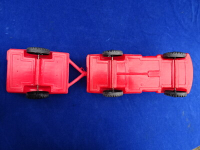 MIGNON Cute TOP ! JOUET DE BAZAR ANCIEN Old bazaar toy CAMION