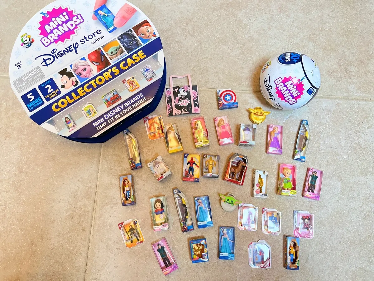 5 Surprise Disney Store Mini Brands Collectors Case (Series 2