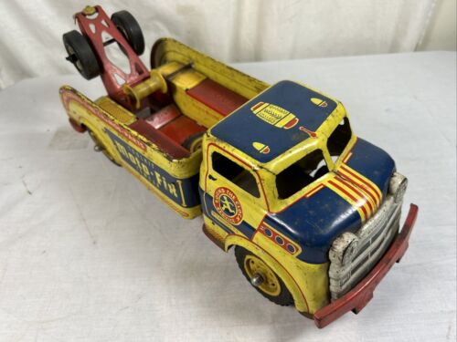 WYANDOTTE AROUND THE CLOCK SERVICE MOTO-FIX TOOTL KIT TOW CAR TIN TOY TOW TRUCK - Picture 1 of 13