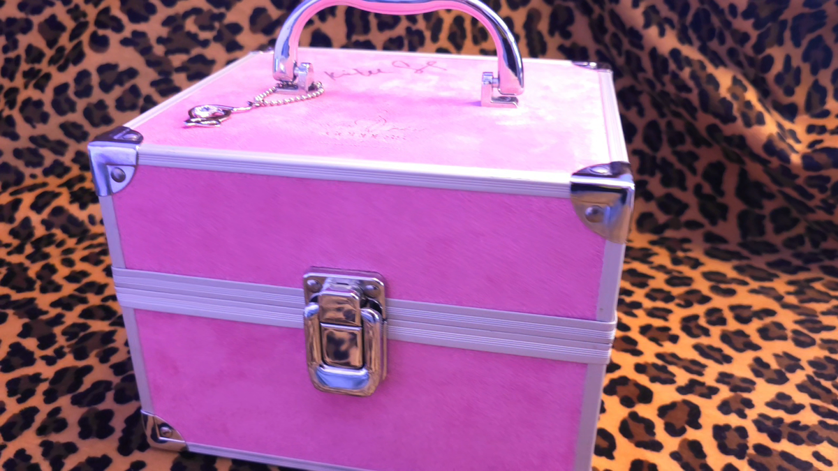 SIGNED Y2K Baby Phat Goddess By Kimora Lee Simmons Pink Trunk Box