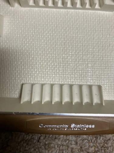 Vintage Community/ Oneida silver Wood Flatware Case 17" long - Picture 4 of 5