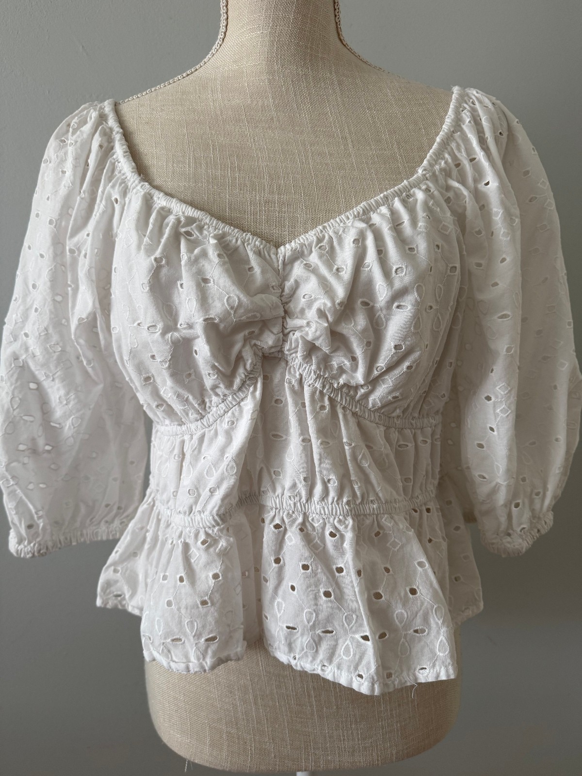 Universal Thread Women's White Eyelet Milkmaid Co… - image 1