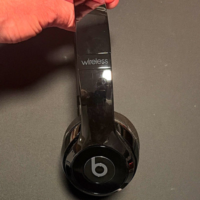Beats by Dr. Dre Solo3 Wireless On-Ear Bluetooth Headband Headphones Black