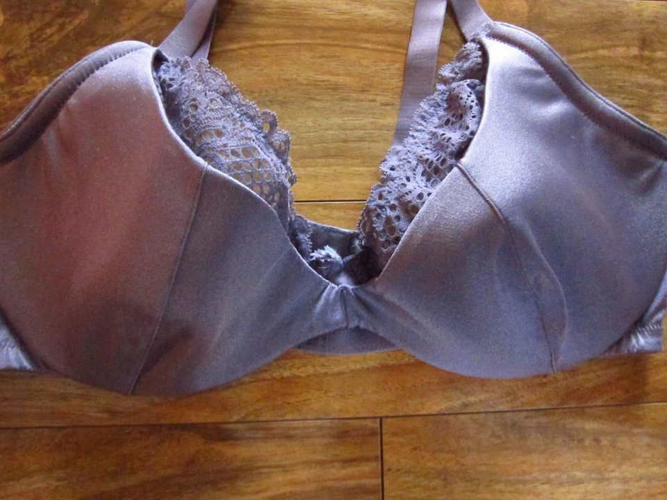 Sujetador con aros CACIQUE malva ligeramente forrado balconette talla 42DDD Foto 2 de 4