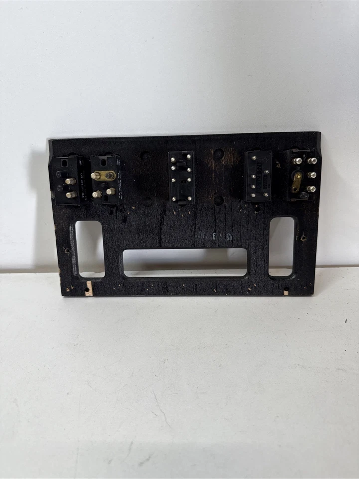 1985-91 MERCEDES W126 560SEC 560SEL 300SEL, INTERRUPTORES DE MOLDURA DE CONTROLE AC - Imagem 3 de 4