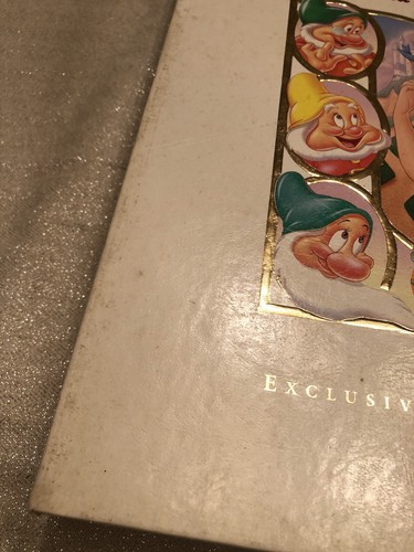 Snow White and the Seven Dwarfs Disney's Exclusive Deluxe Video VHS, Book & More - Picture 11 of 12
