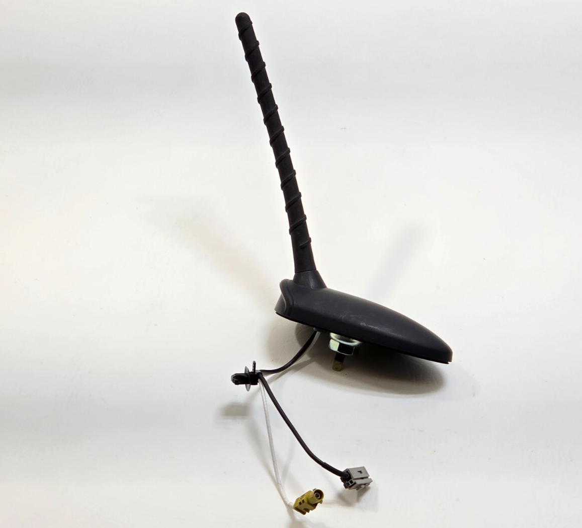 2009-2014 Kia Sorento OEM Roof Antenna Assembly 96210-1U000