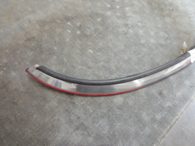 Passenger Front Fender Moulding Chrysler Maserati TC 89 90 91