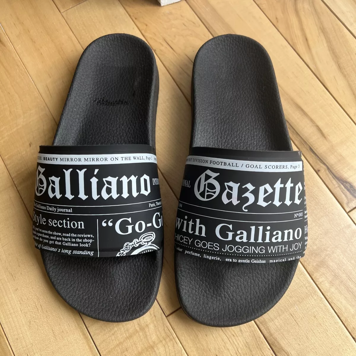 Size 4 designer sliders sale