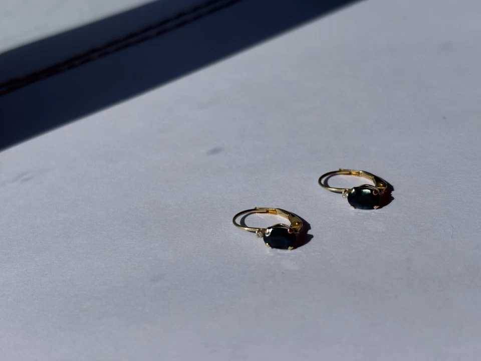 Серьги-рычаги из желтого золота 14 карат с овальным ониксом и бриллиантами - Изображение 4 из 4