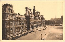 Cars And People At The Town Hall, Hôtel de Ville, Paris, France Postcard