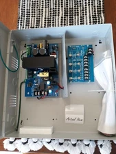 ALTRONIX AL300PD4220 12/24V 2.5 amp Power Supply/Charger  Multi Output