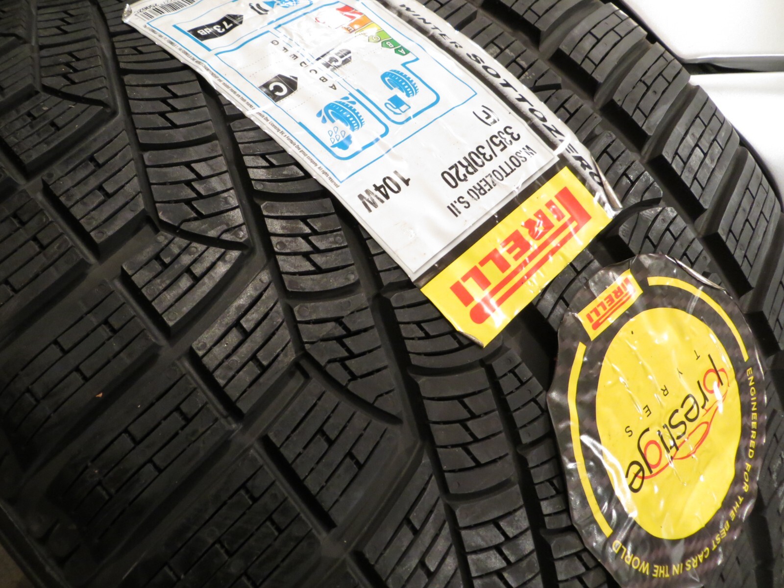 NEW 1 ONE PIRELLI SOTTOZERO WINTER 270 SERIE II 335/30R20 FERRARI 335 30 20 3460