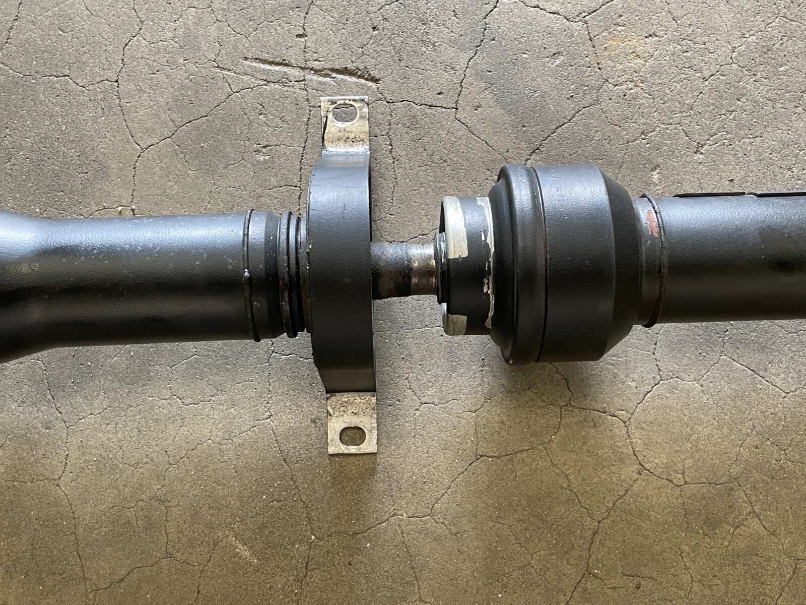 2014-2017 Maserati Quattroporte GTS Rear Driveshaft Shaft A/T RWD 3.8L 1574 OEM