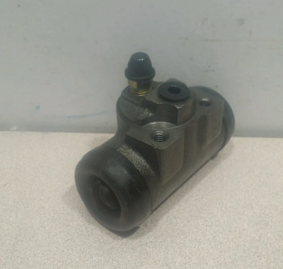 Cilindro de rueda de freno de tambor trasero Pronto W37668, se adapta a Taurus, Sable 86-92 Foto 4 de 4