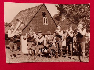 Schneeberg 1977. Blaskapelle. Schöne alte  s/w-AK. Neu. Nicht gelaufen.